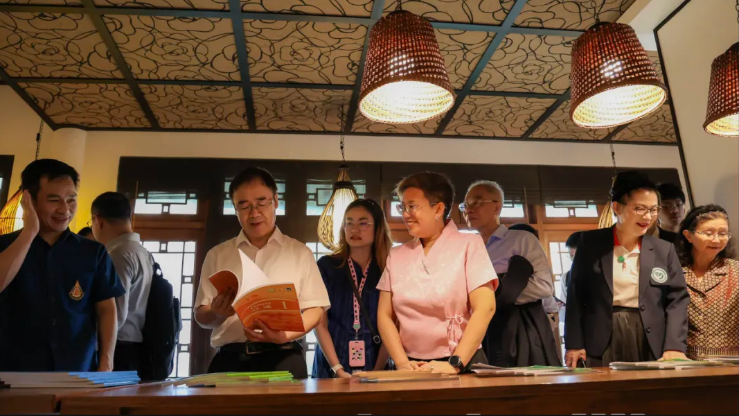 泰国皇太后大学孔子学院举办建院20周年系列庆祝活动.png 图片