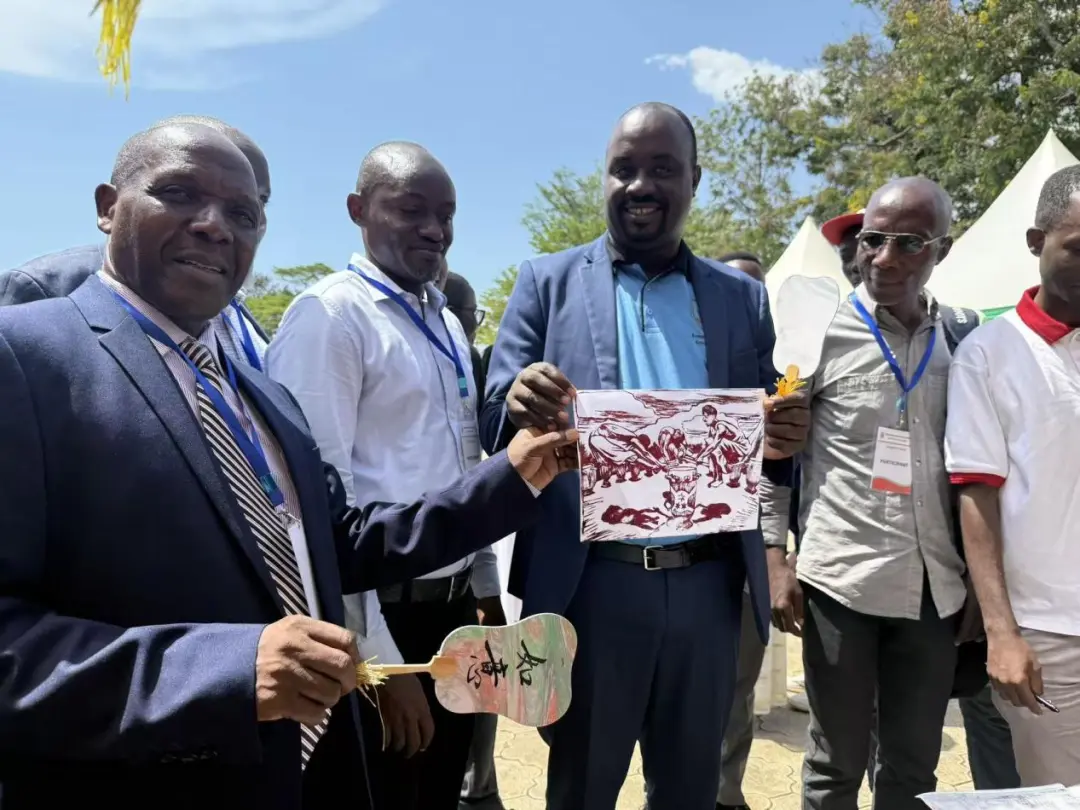 蒙古国立大学孔子学院举办第十四届蒙古国中学生中国典籍朗诵大赛.webp 图片