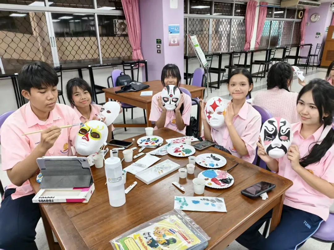 泰国宋卡王子大学孔子学院参加大学东盟之夜暨国际美食节活动1 图片